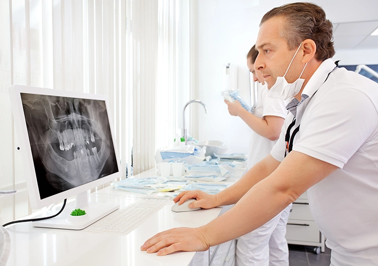 Digitale Zahnmedizi_iStock