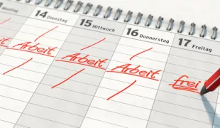 Kalender 4 Tage Woche. bluedesign-AdobeStock_646002312
