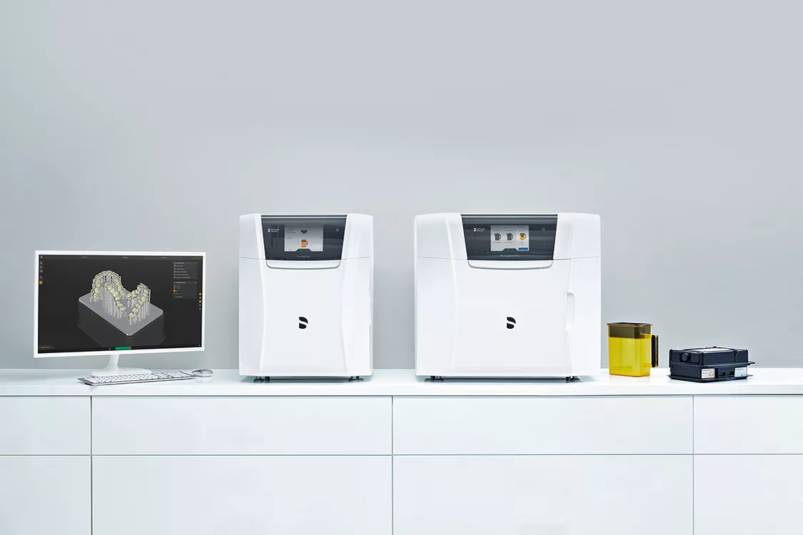 Abb. 1: Primeprint Solution ist ein hochautomatisiertes, End-to-End-3D-Drucksystem in medizinischer Qualität für Zahnärzte und Zahn-techniker, die ihr Behandlungs- oder Dienstleistungsangebot erweitern möchten.