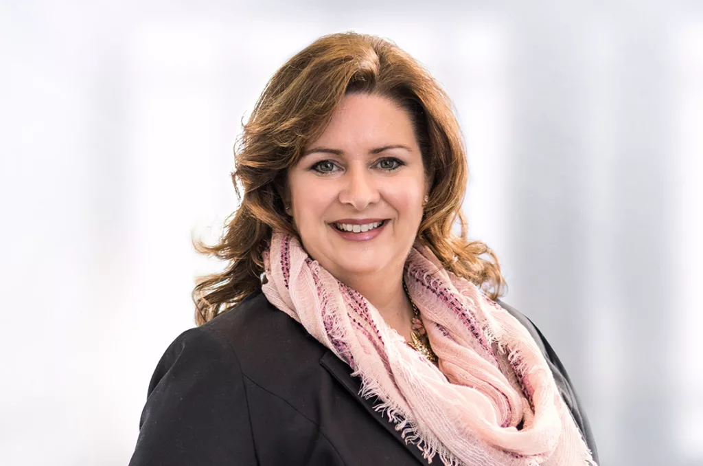 Abb. 3: Julie Mroziak, Vice President Restorative Solutions bei Denstply Sirona: "Enhance® Flex ist eine effiziente Ergänzung zur bekannten Class-II-Solution."