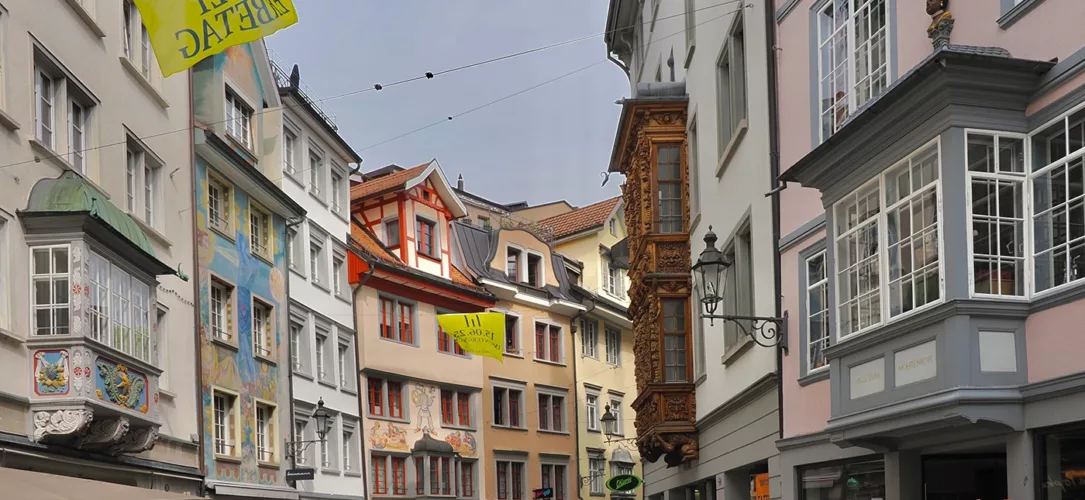 Durch die autofreien Gassen der Altstadt _ Foto Rainer Hamberger