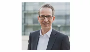 Christoph Meyer, Director Oral Health Sales Europe, Carbon