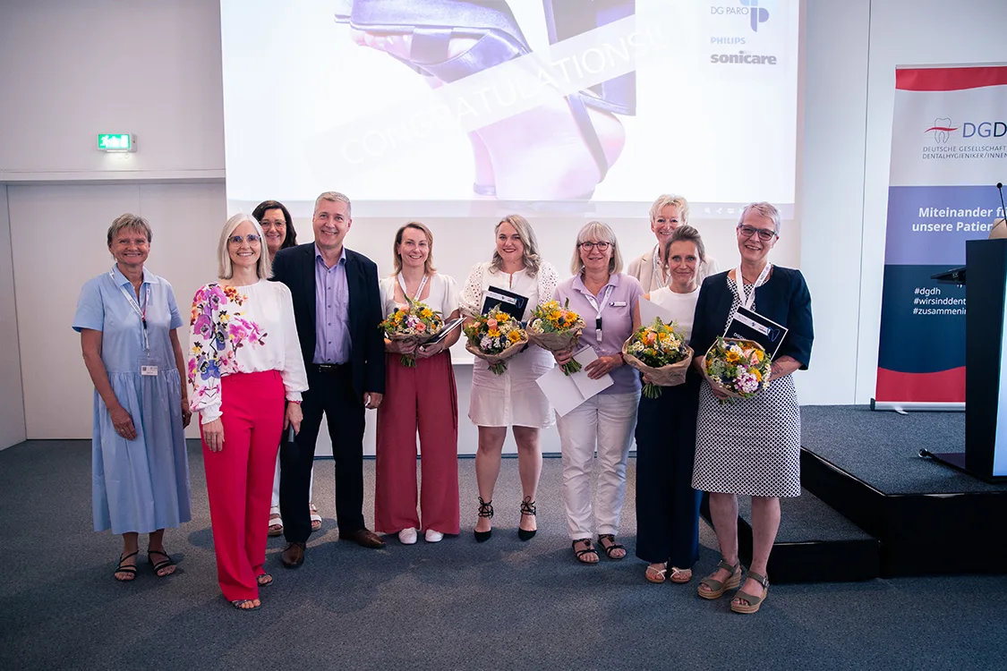 v.l.n.r.: Marija Krauß (DGDH), Prof. Dr. Bernadette Pretzl (DG PARO), Heike Wilken (DGDH), PD Dr. Georg Cachovan (Philips), Magdalena Frackiewicz, Ivana Elez, Yvonne Crabtree-Laudenbach, Sylvia Fresmann (DGDH), Katrin Hellmich, Melanie Rudolph