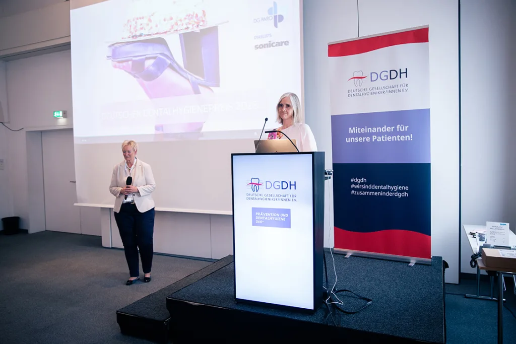 Prof. Dr. Bernadette Pretzl (DG PARO), Sylvia Fresmann (DGDH)