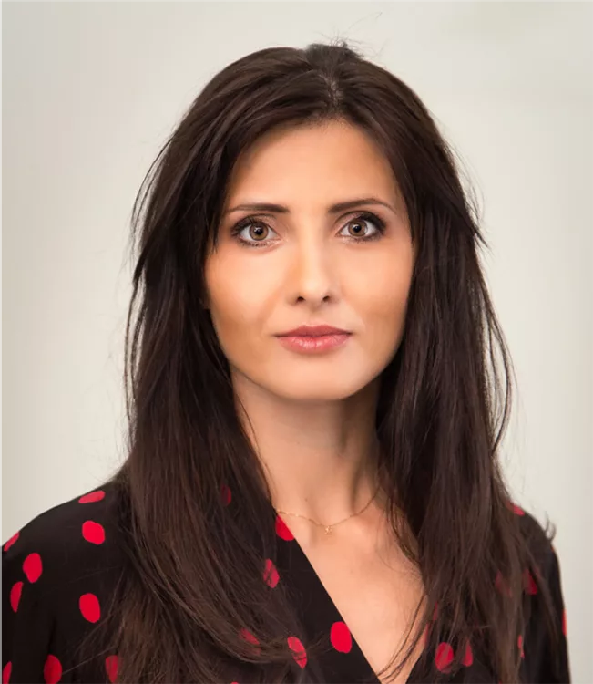 Abb. 1: Prof. Dr. Raluca Cosgarea, Oberärztin, Poliklinik für Parodontologie, Zahnerhaltung und Präventive Zahnheilkunde, Universitätsklinikum Bonn.
