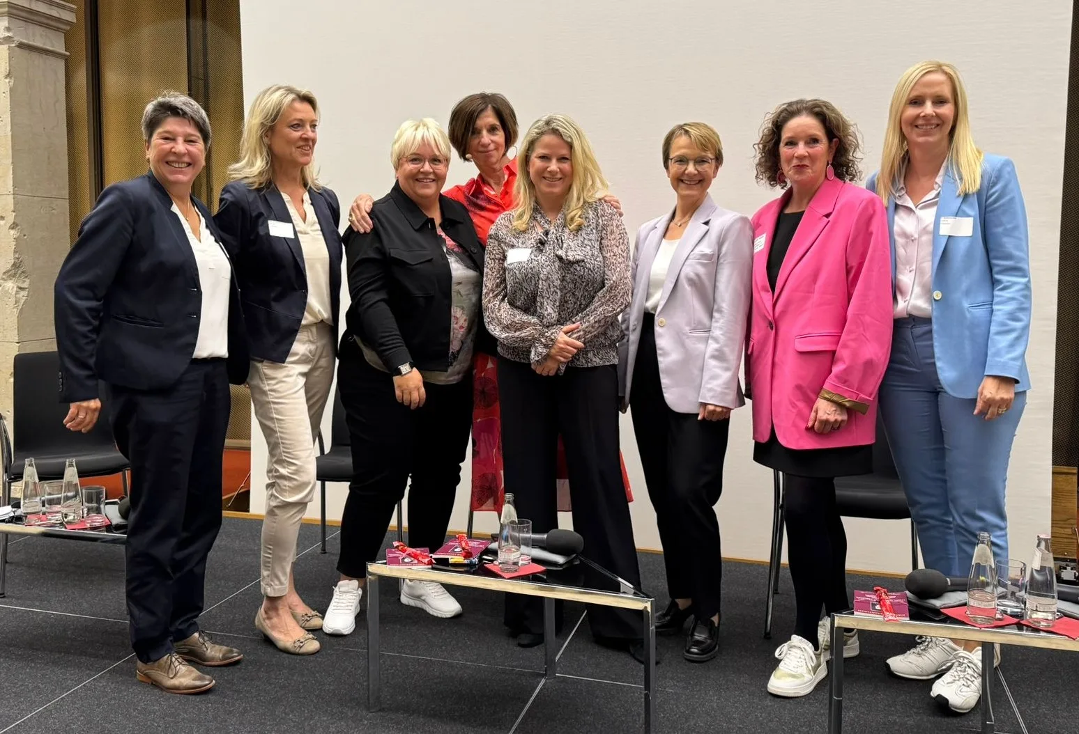 Frauen beim Runden Tisch