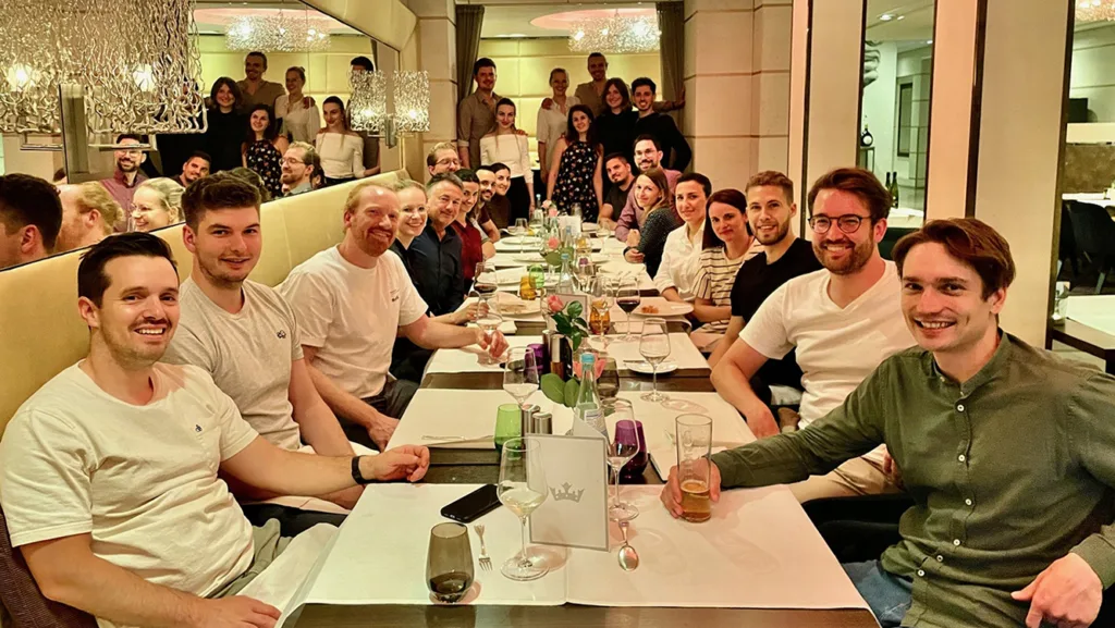 Kollegialer Austausch und geselliges Beisammensein beim gemeinsamen Abendessen – das ITI Netzwerk lebt.