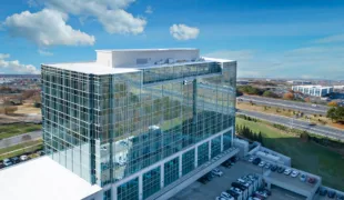 Dentsply Sirona mit Hauptsitz in Charlotte, North Carolina, verfügt über 25 Produktionsstätten weltweit.