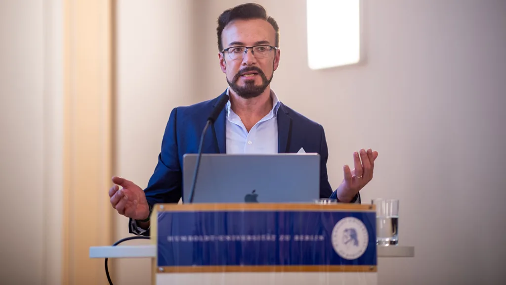 Dominik Groß, Institut für Geschichte, Theorie und Ethik der Medizin in Aachen, spricht.