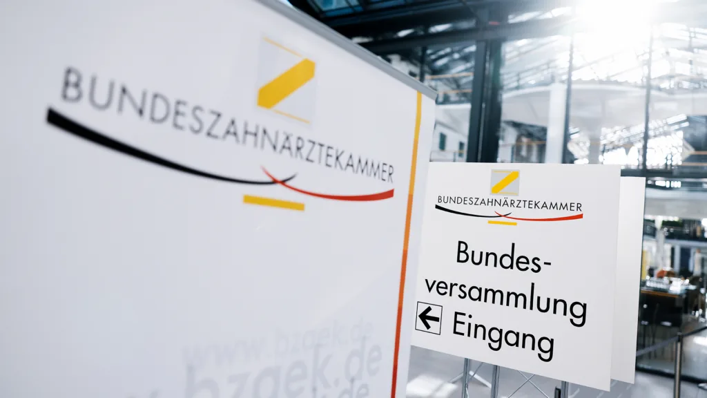 Bundesversammlung der Bundeszahnärztekammer (BZÄK) am 31.10.25 in Berlin. / Foto: Tobias Koch (www.tobiaskoch.net)
