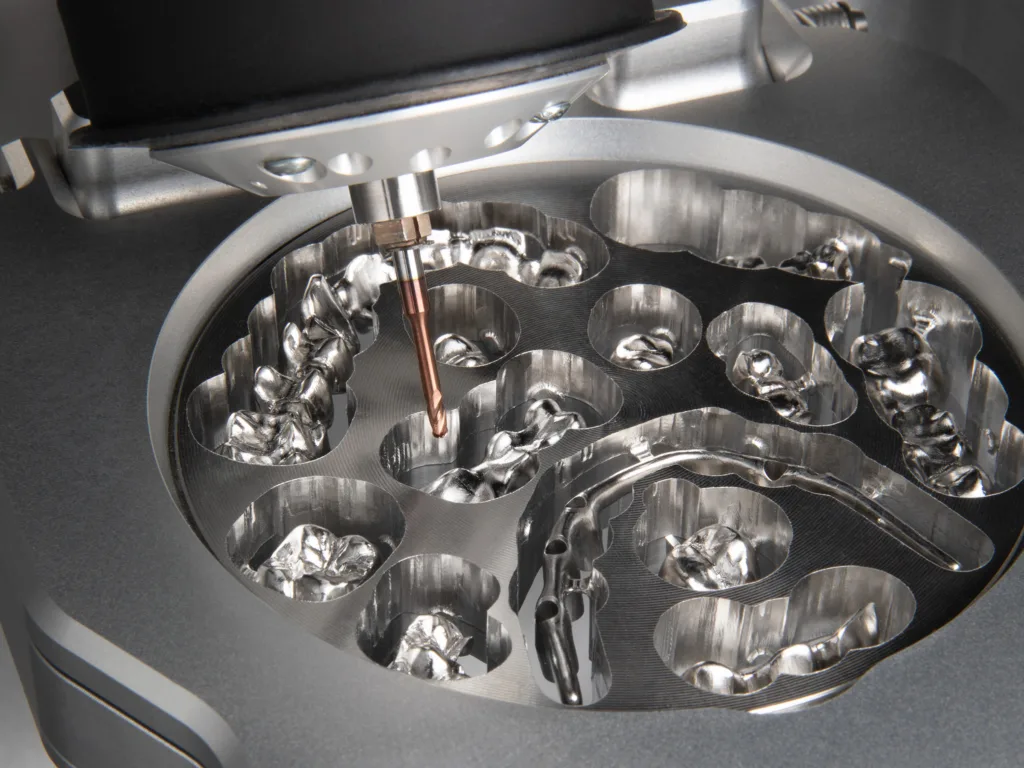 Abbildung der K5+ mit der kraftvollen 820-Watt-Spindel