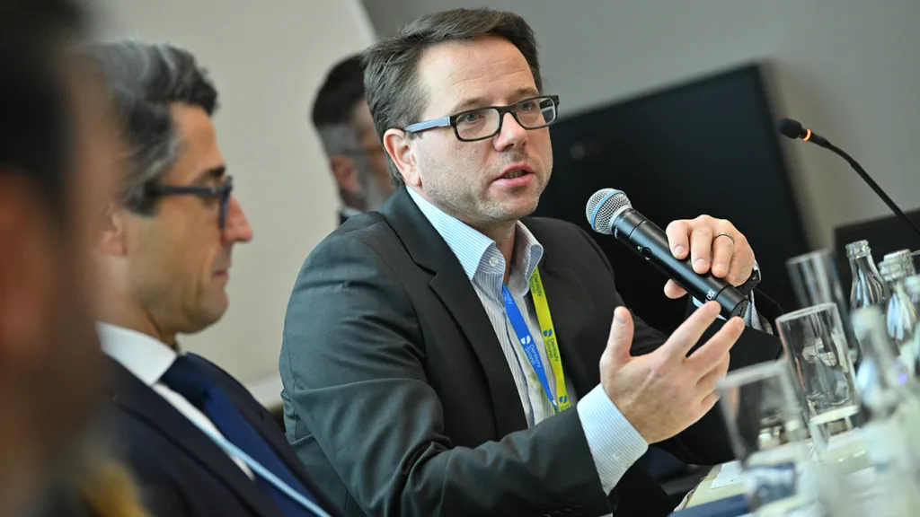 Abb. 3: Prof. Dr. Knut Mai, Direktor der Klinik für Endokrinologie, Stoffwechsel- und Ernährungsmedizin an der Charité, plädiert für eine engere Zusammenarbeit zwischen Medizin und Zahnmedizin, um Menschen mit Diabetes und Parodontitis besser versorgen zu können.