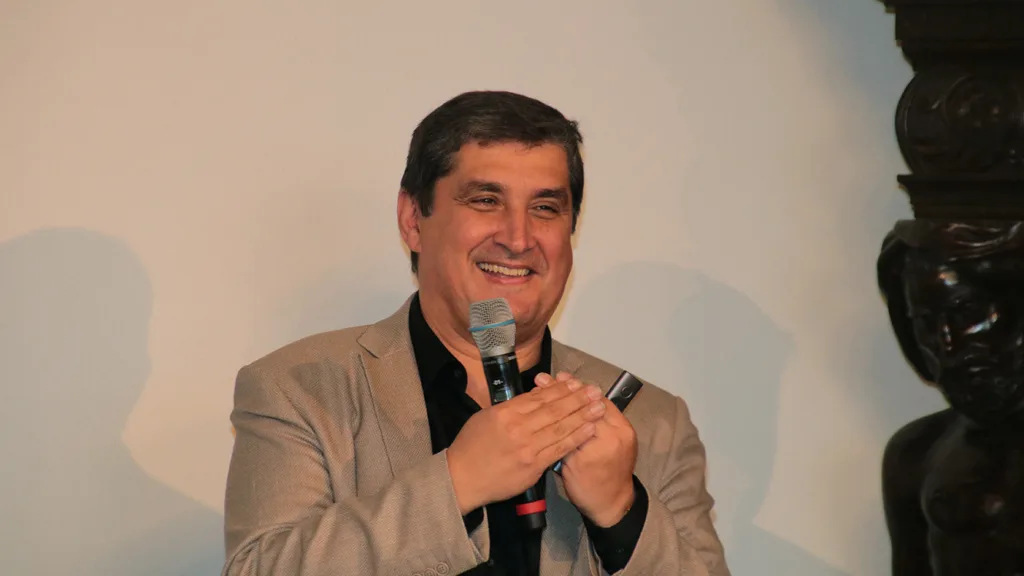 Cem Karakayas Fazit: „Digitale Welten brauchen digitale Kompetenzen – nur so lassen sich Risiken beherrschen und Vertrauen bewahren.“