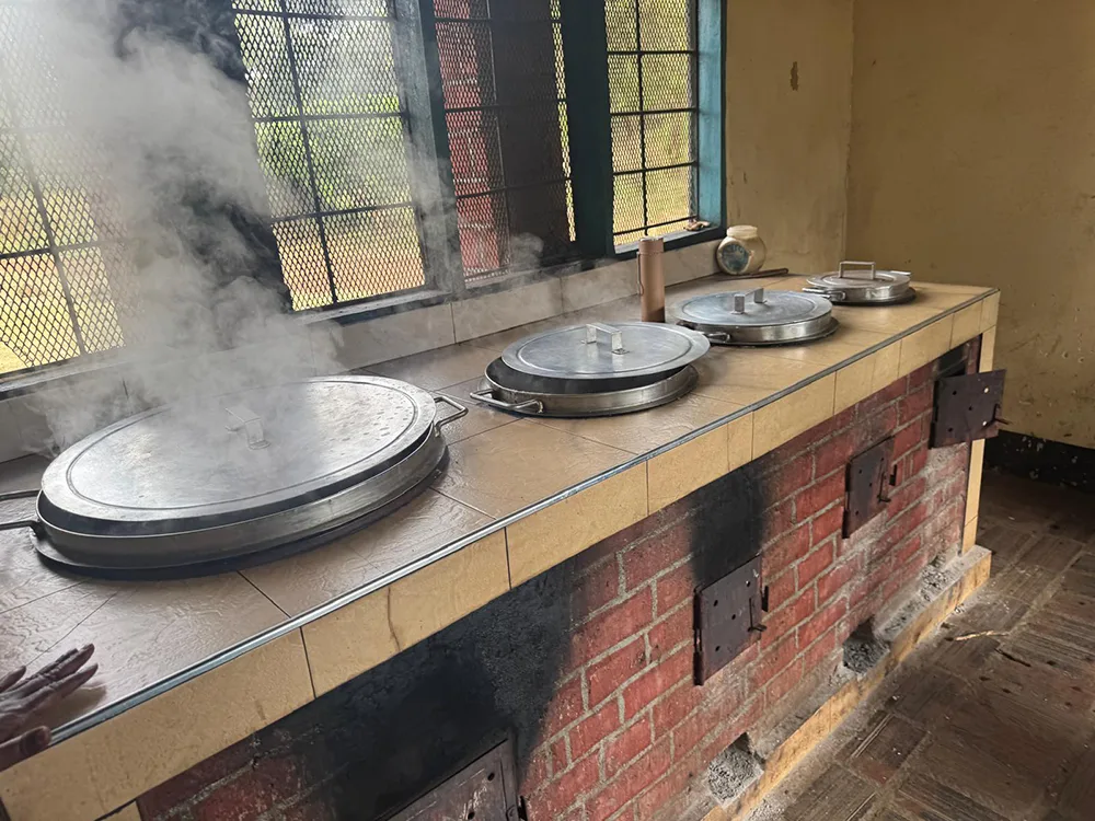 Eine Spende des Vereins für Zahnhygiene e.V. ermöglichte den Bau einer neuen Küche an der Karanga Primary School,