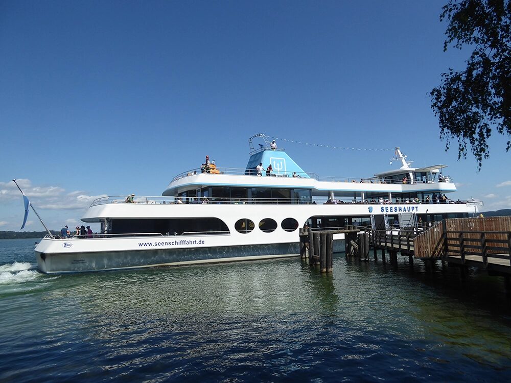 Das Schiff „Seeshaupt“ macht große Rundfahrten auf dem Starnberger See.