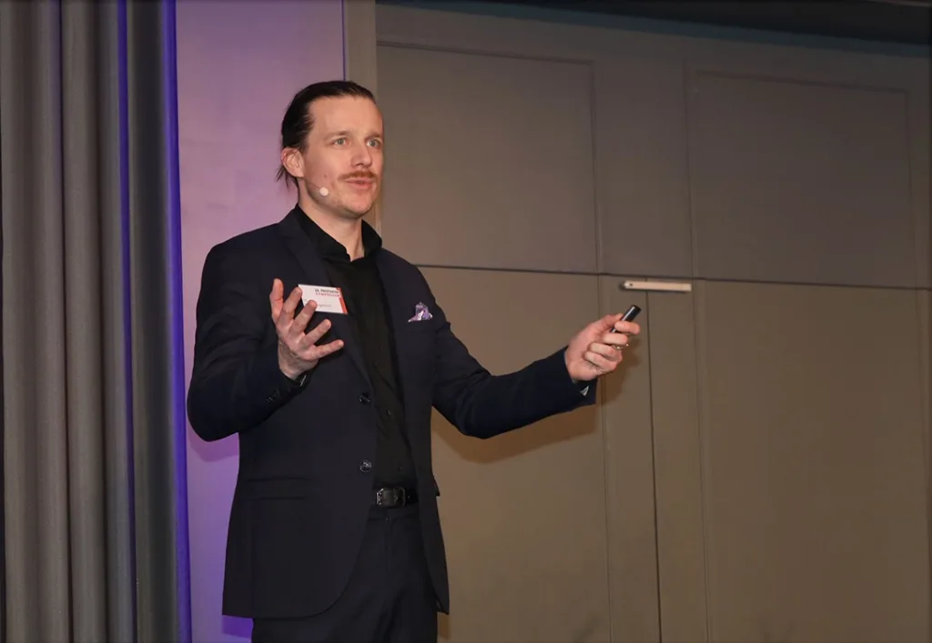 Dr. Fabian Langenbach 