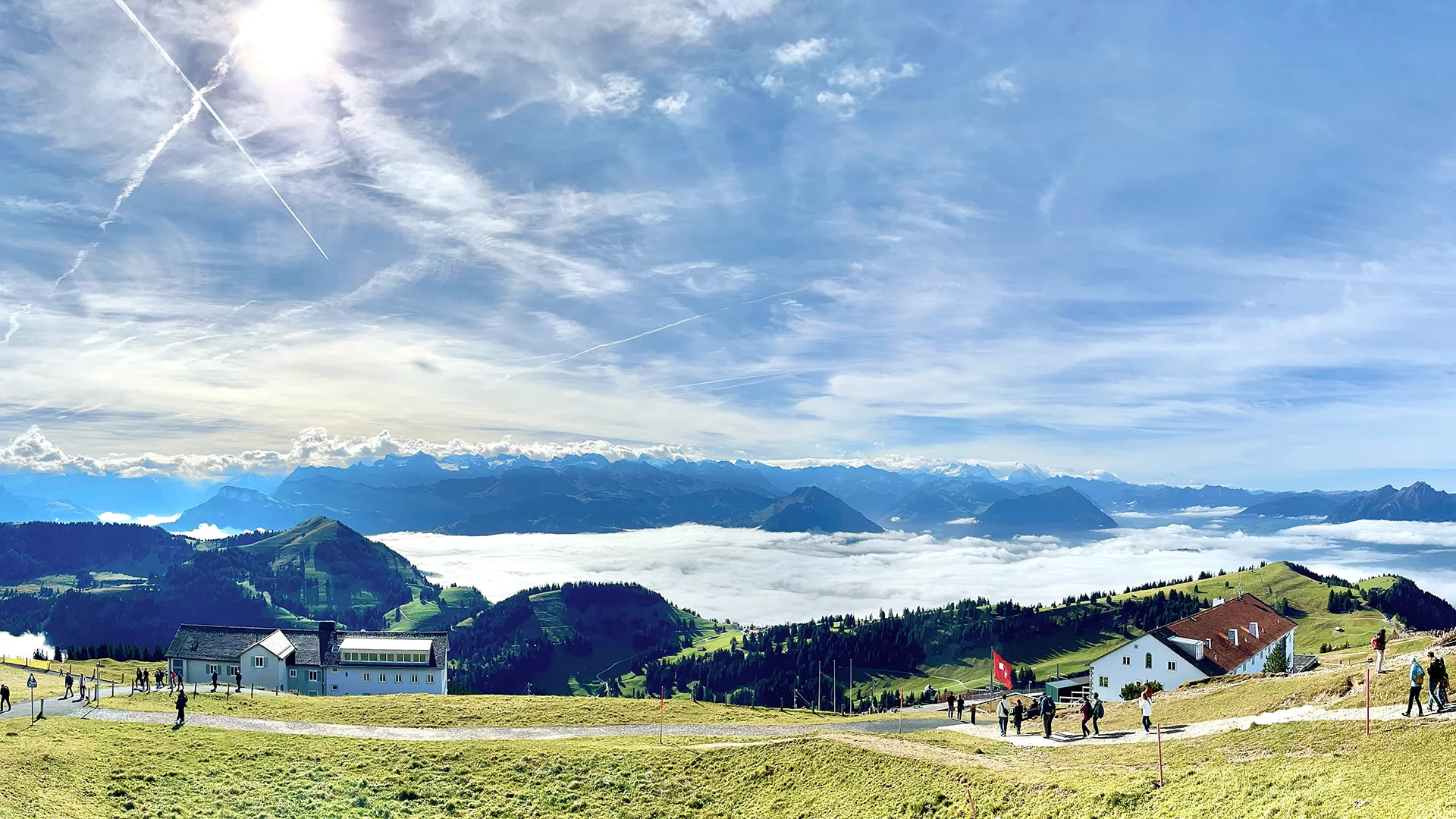 Blick von der Rigi bis ins Berner Oberland.