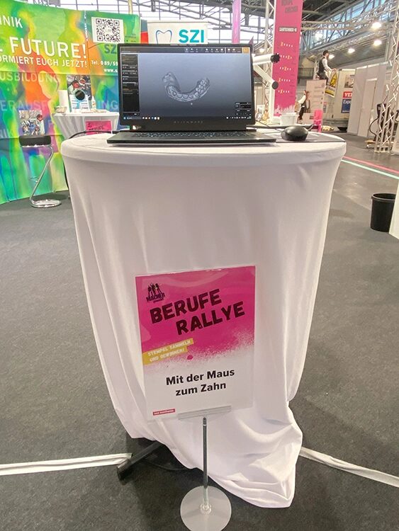 ein Laptop auf dem ein Fenster mit einem Gebiss geöffnet ist.