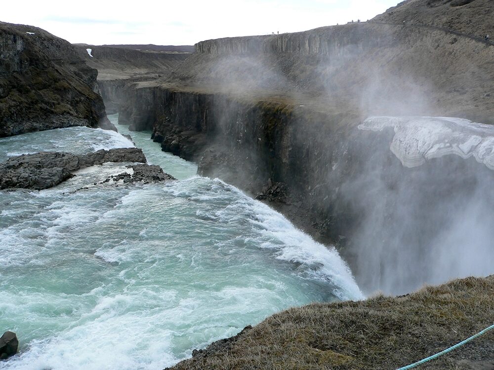 Der goldene Wasserfall „Gullfoss“.