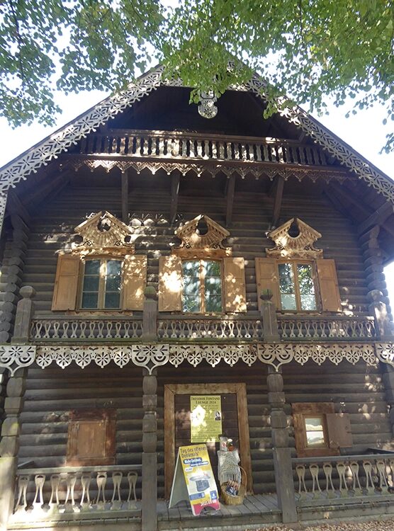 Russisches Museum in der Alexandrowka in einem der schönen alten Holzhäuser.