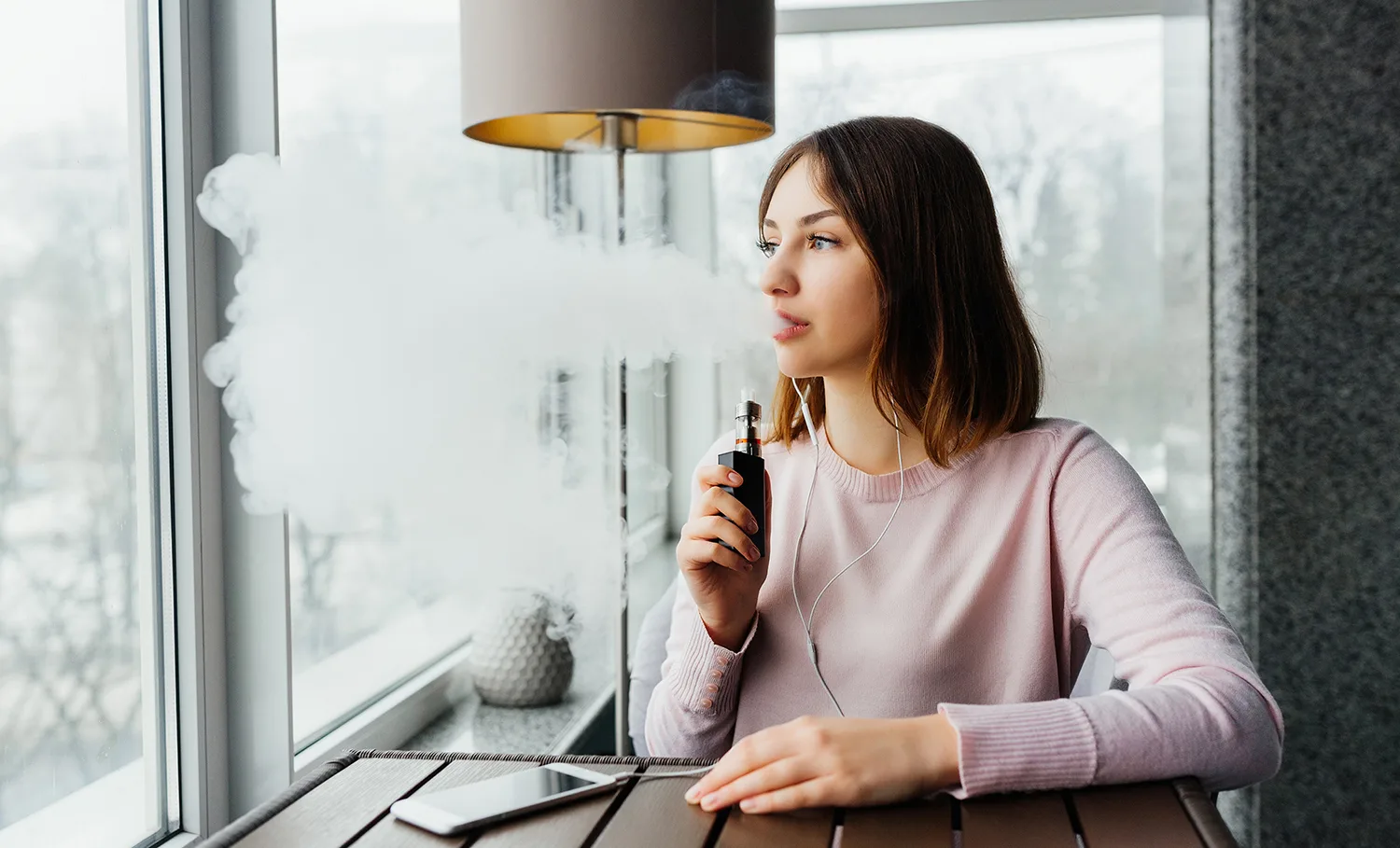 Mundhöhle und Rachen: BZÄK weist auf diie mit Vapes einhergehenden Gesundheitsrisiken hin.