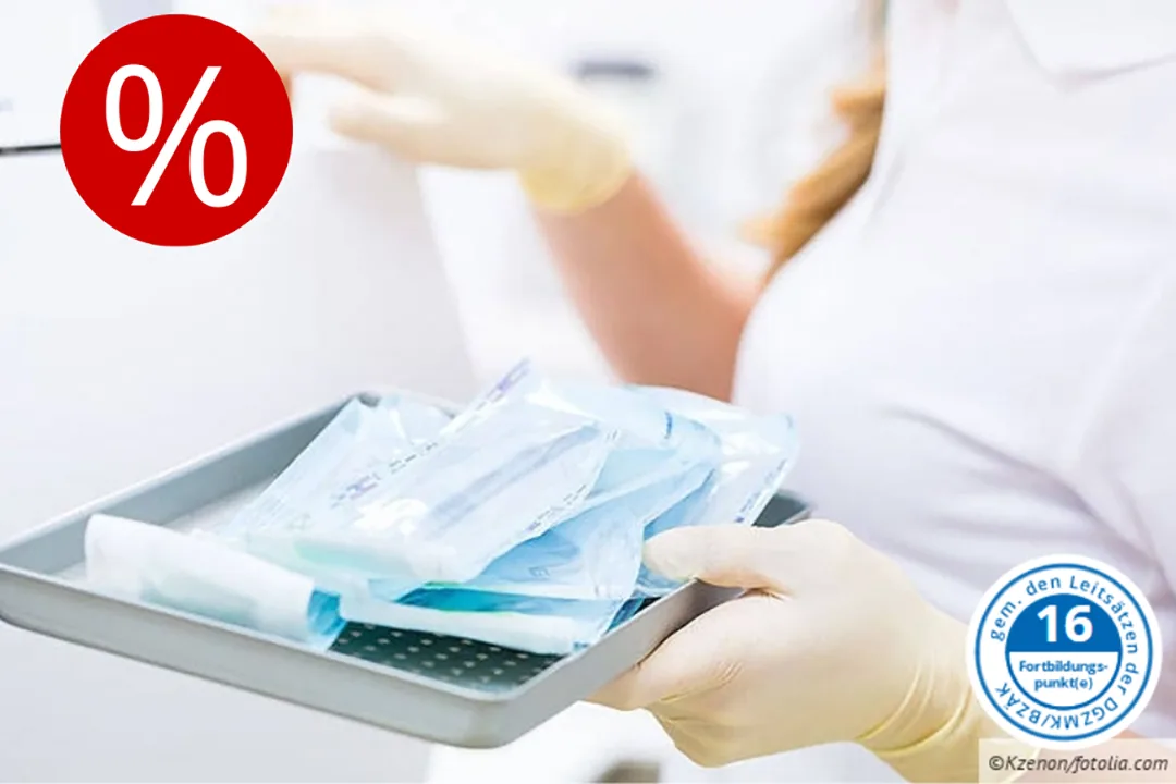Roter Rabattcode Webinar Hygienebeauftragte/-r. Frauenhände in Handschuhen.