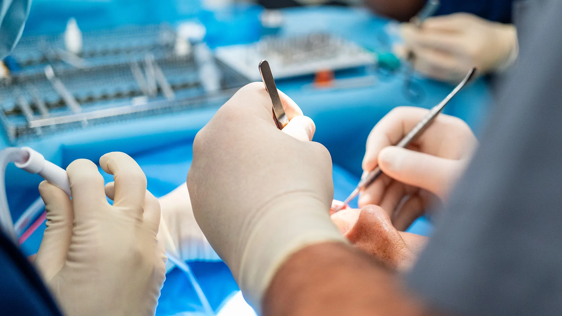 Die Zusammenarbeit soll den Wissenstransfer nachhaltig stärken, neue Impulse für biologisch orientierte Implantatkonzepte setzen und den internationalen fachlichen Austausch fördern.