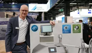 Martin Dürrstein, Vorstandsvorsitzender der Dürr Dental SE steht voll und ganz
zu seinen Produkten.
