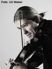 David Garrett spielt anlässlich der Weiterbildungsveranstaltung von Ivoclar Vivadent.