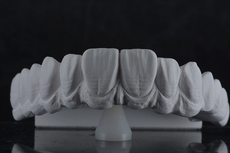 Abb. 1: Monolithisch gefrästes Gerüst aus KATANA Zirconia YML.