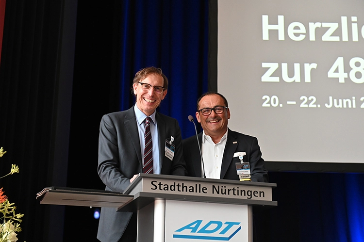 Prof. Dr. D. Edelhoff und ZTM W. Weisser (r.) freuen sich auf die Jahrestagung 2021.