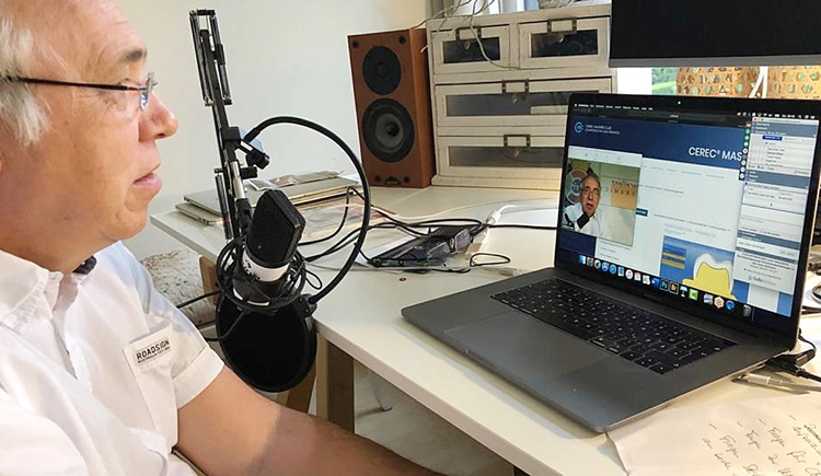 Abb. 1: Im Webinar erörtert der Moderator mit den Teilnehmern die Vorgehensweise mit Software und verschiedenen keramischen Restaurationswerkstoffen.