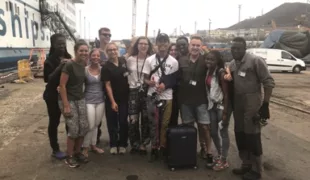 Im Juli 2018 versammelten sich rund 400 ehrenamtliche Helfer aus 40 Nationen, um die „Mercy Ships“ zu unterstützen.