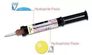 Abb. 1: Trennung der hydrophilen Paste (mit MDP) von der hydrophoben Paste (mit Silan-Haftvermittler LCSi).