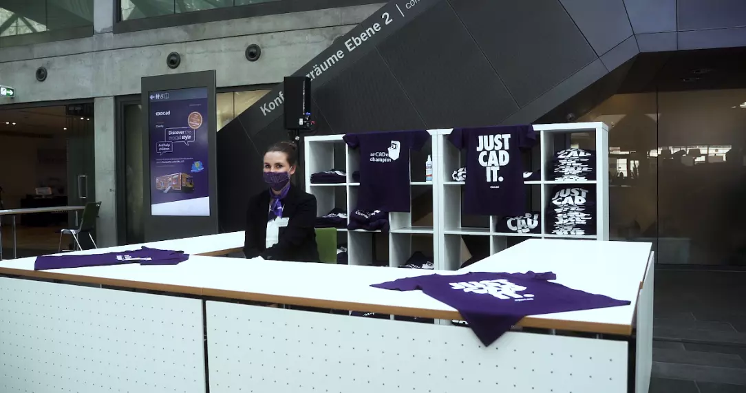 exocad unterstützt die Hilfsorganisation „Overland for Smile (ONLUS)“ bereits seit Jahren. Während des zweitägigen Events „exocad Insights 2020“ wurden T-Shirts an die Besucher verkauft. Die Spende von exocad ermöglicht die zahnmedizinische Versorgung von mehr als 166 benachteiligten Kindern und Jugendlichen.