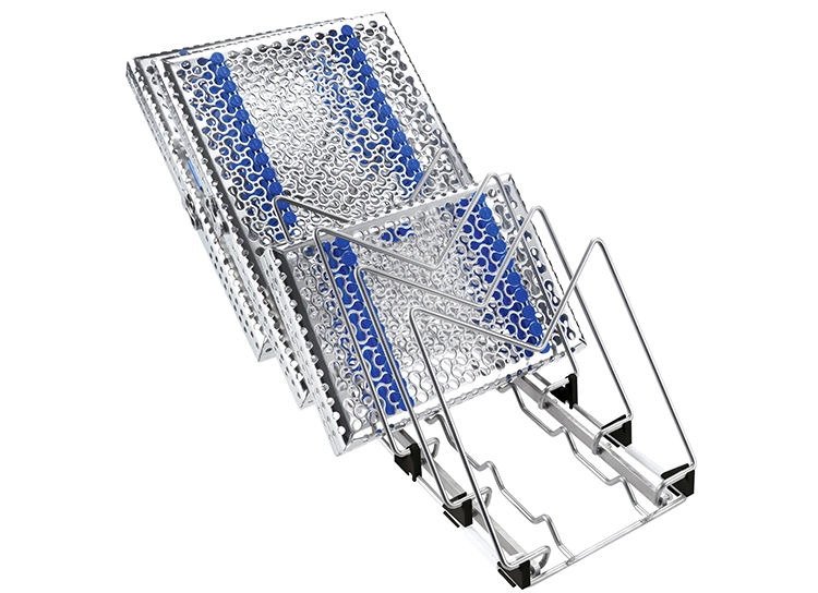 Mit einem Einsatz für Dentaltrays, der sich je nach Größe des Thermodesinfektors neigen lässt, sorgt Miele für die höchste Aufbereitungskapazität von Untertischgeräten am Markt. Im Unterkorb können jetzt bis zu 12 Trays platziert werden – und damit doppelt so viele wie zuvor.