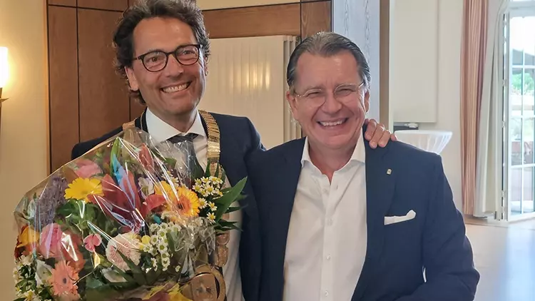 v.l.: Frank Rübeling, neuer ZINB-Obermeister und Frank Schollmeier, ZINB-Ehrenobermeister.