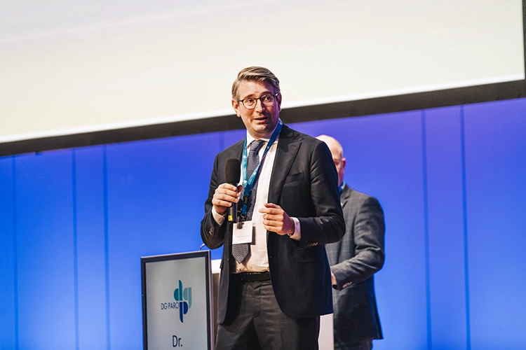 Tagungspräsident Prof. Moritz Kebschull, Chair of Restorative Dentistry an der University of Birmingham.