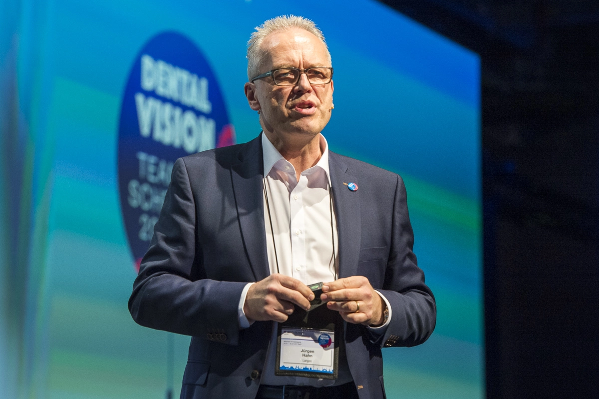 Vertriebsseitig verwies Jürgen Hahn, Vice President Sales, auf zufriedene Kunden als wichtigstes Kapital.