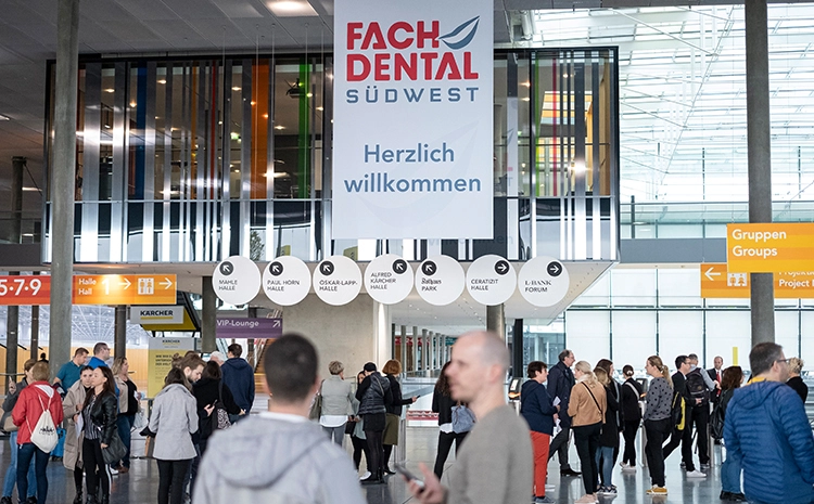 Rund 3.800 FachbesucherInnen informierten sich vom 14. bis 15. Oktober auf der FACHDENTAL Südwest 2022.