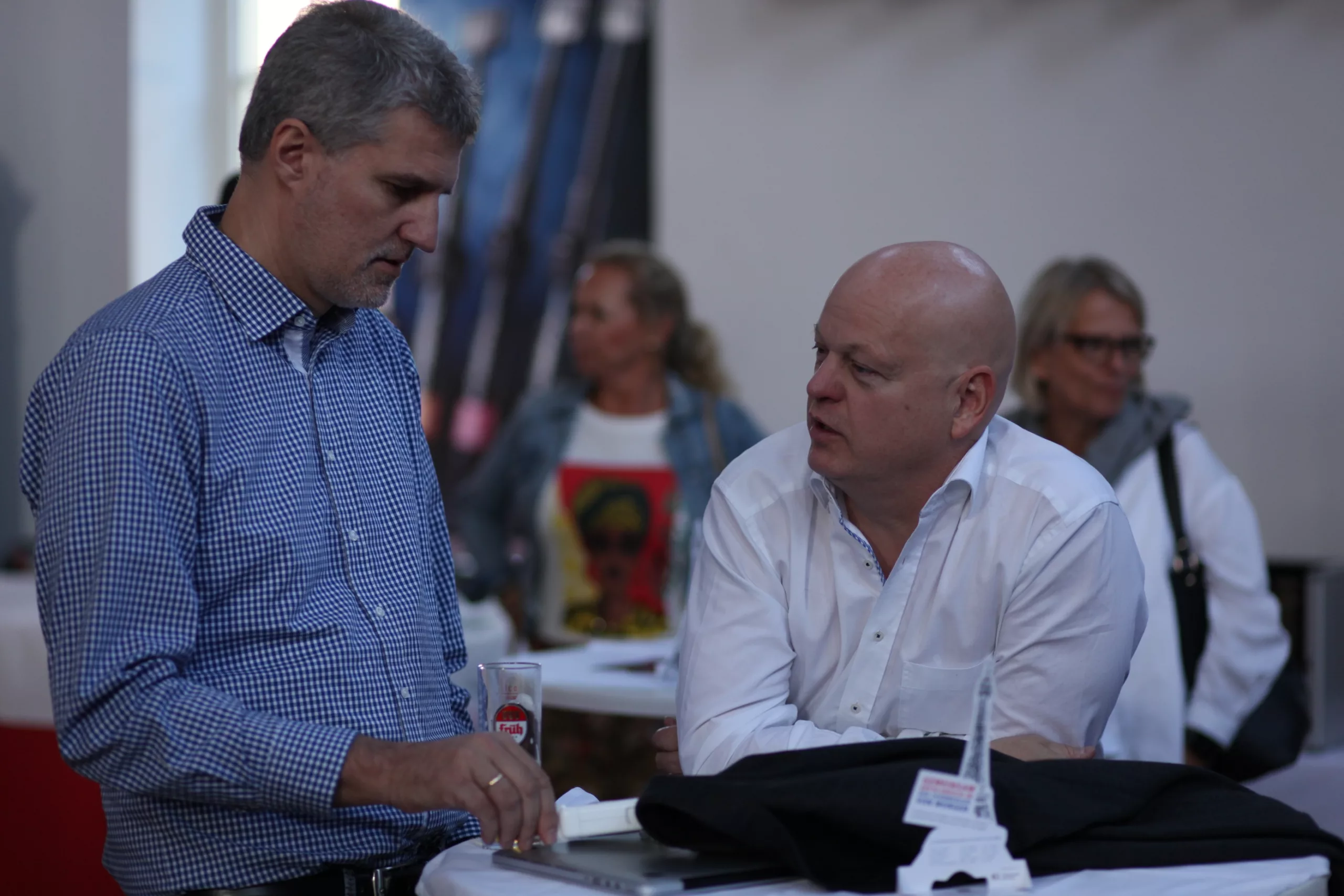 ZTM Jan Holger Bellmann (links) im Gespräch mit ZTM Hans Joachim Lotz.