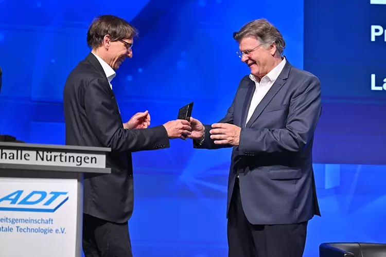 „Lebenswerk“-Auszeichnung für Prof. Dr. Ulrich Lotzmann (r).