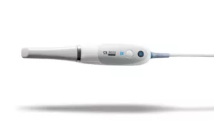 Mit dem Intraoralscanner CS 3600 gelingen schnelle, einfache und genaue Digitalabdrücke für restaurative, kieferorthopädische oder implantologische Fälle.