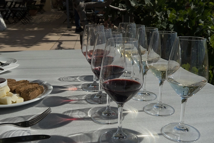 Weinprobe beim Weingut Sigalas bei Oia.