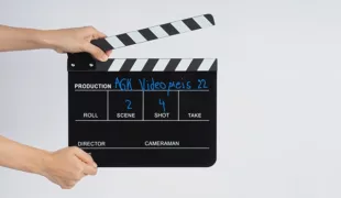 Der Videopreis der AG Keramik wird seit 2012 für Kurzfilme vergeben, die Anregungen, Arbeitsschritte sowie Tipps bei der Restauration aus Keramik oder Hybrid-Werkstoffen zeigen. Bis 30. Juni 2022 nimmt die AGK-Geschäftsstelle Bewerbungen entgegen.