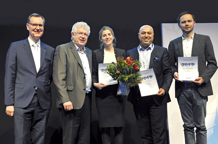 Keramik-Symposium 2019 in Hamburg: Preisträger des Forschungs- und Videopreises v.l.: PD Dr. Sven Rinke M. Sc., Zahntechniker Reinhard Busch, Zahnärztin Lisa Türp, Dr. Mohamed Sad Chaar und Dr. Wojtek Libecki.