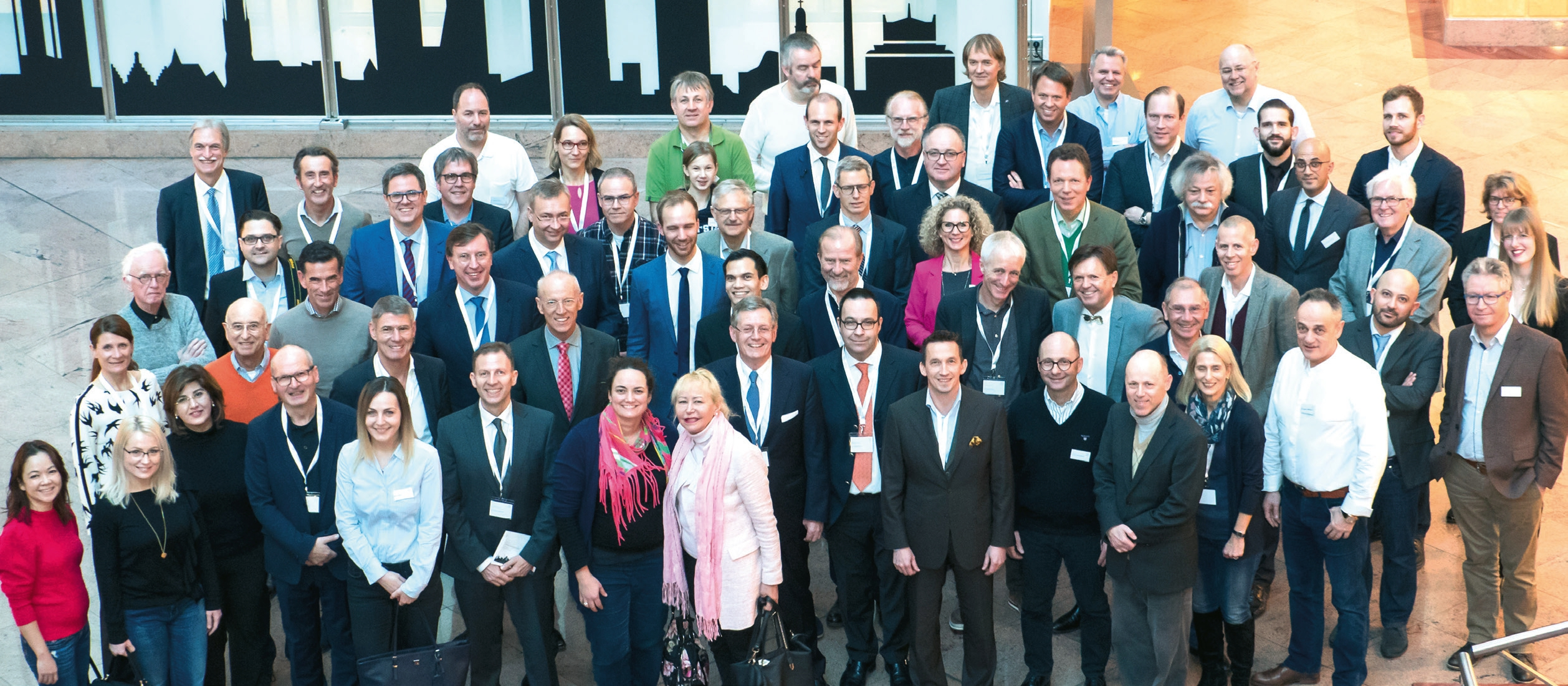 Zahlreiche Experten waren in Frankfurt zusammengekommen, um beim ersten PROSEC Symposium über die keramische Implantologie zu diskutieren.