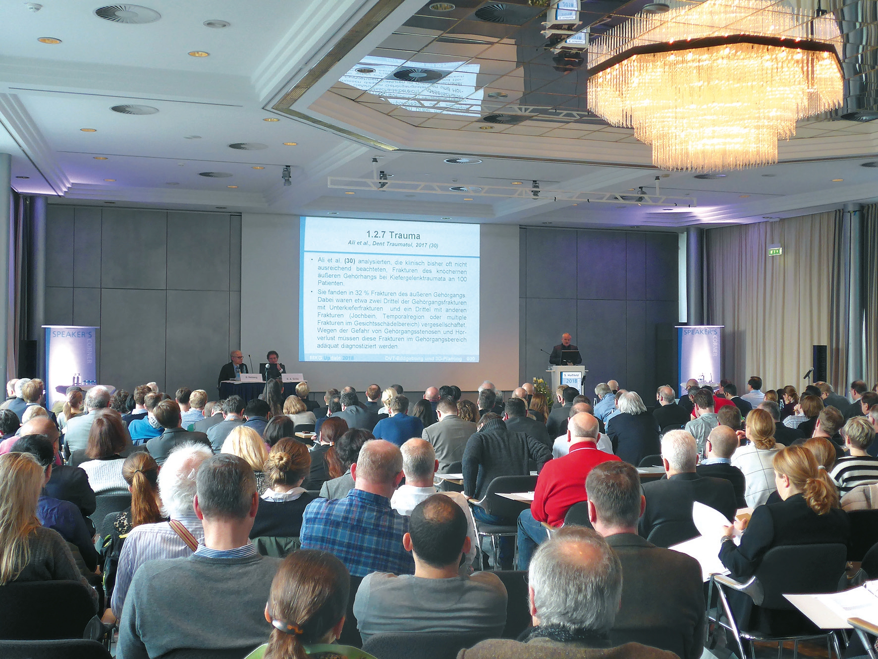 Ein Blick ins interessierte Auditorium – bis auf den letzten Platz gefüllt.