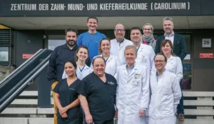 Gruppenbild Studienteam MKG und Carolinum Universiätsklinikum Frankfurt.