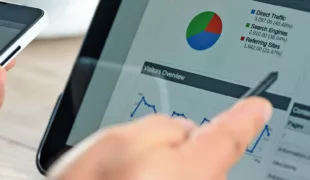Eine hochprofitabel arbeitende Zahnarzt-Webseite bedarf einer genauen Analyse.